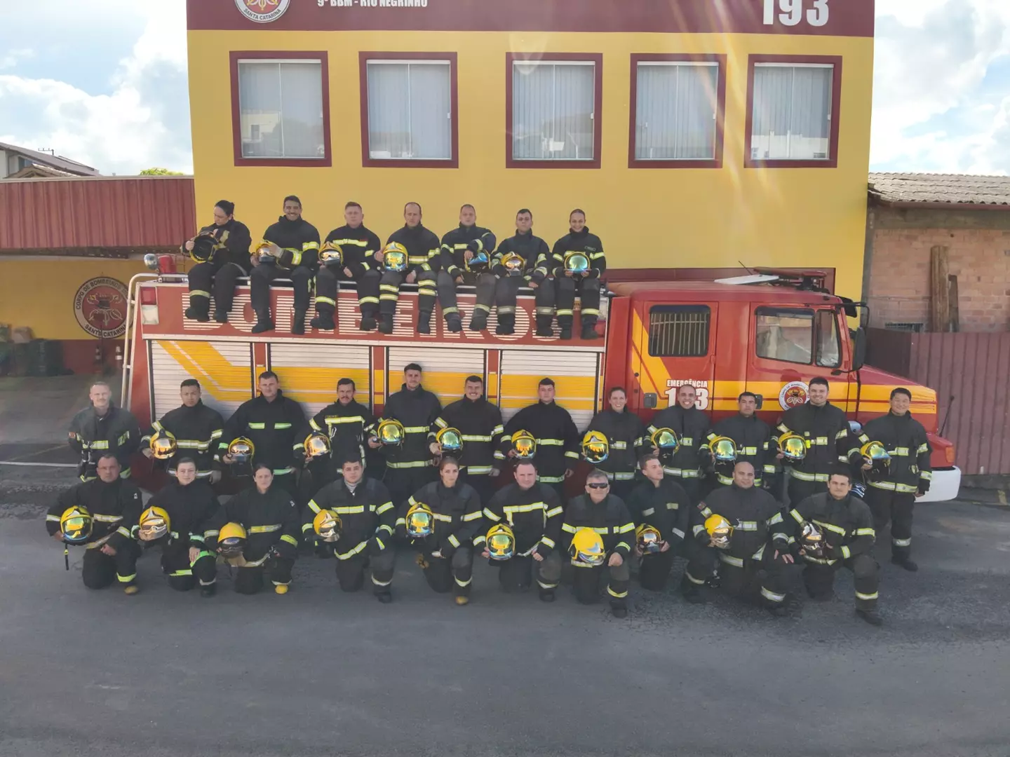 Bombeiros do Planalto Norte realizam treinamento de combate a incêndio urbano